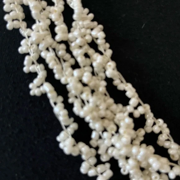 Beaded necklace, multi string white/pearl - Picture 2 of 3